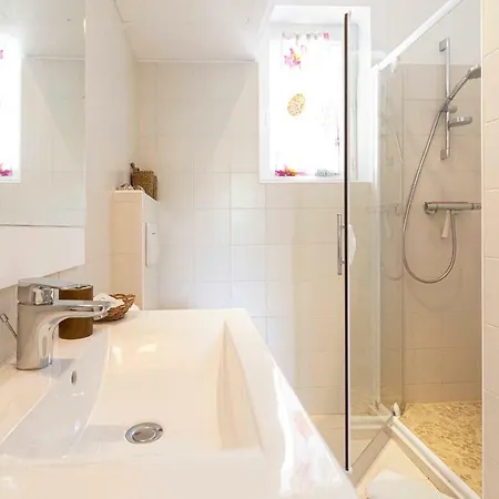 Appartement 2 Bedrooms On The Place Nationale , Up To 8 People